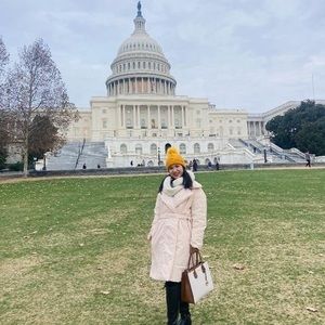 Meet your Posher, Donna c